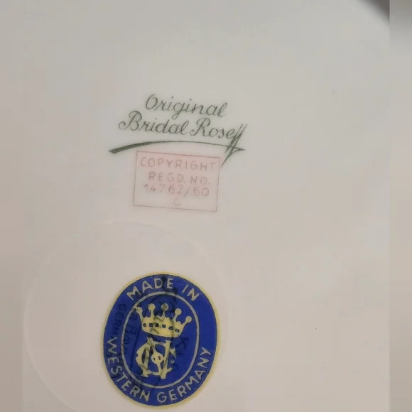 Vintage The Orginal Bridal Rose Dinner Plate Set with Gold Trim - Picture 3 of 8